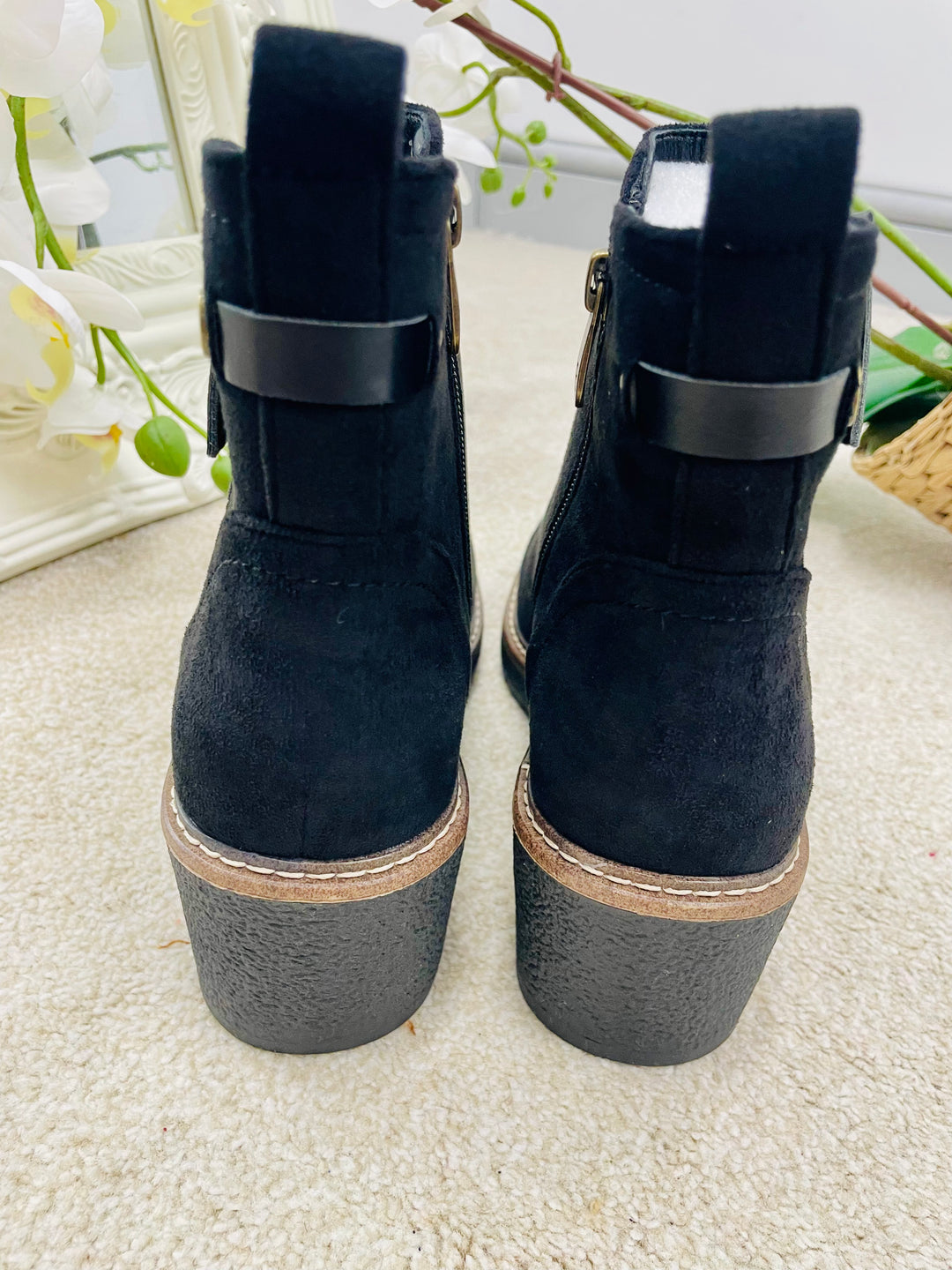 BLACK MID WEDGE HEEL BOOTS ( 1986 ) sizes 3 to 8