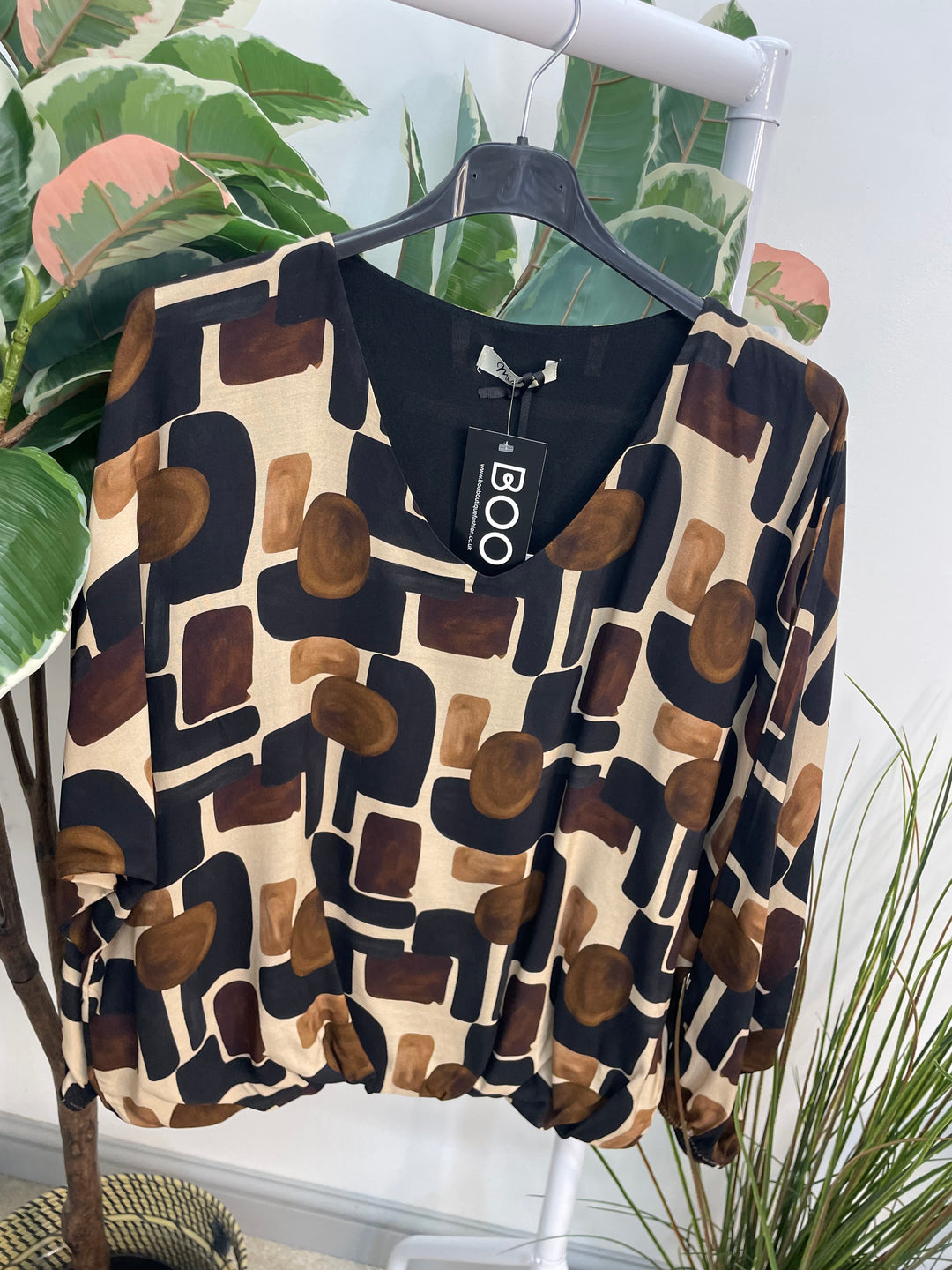 LADIES RETRO PRINT TOP - BROWN, BURGUNDY, BLACK