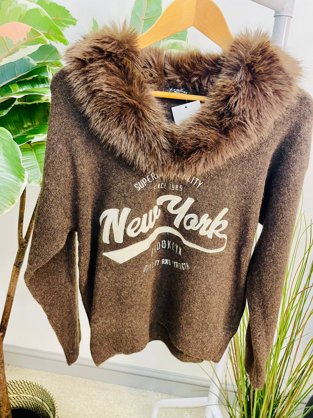 LADIES KNITTED FAUX FUR COLLAR JUMPER - BEIGE & CHOCOLATE BROWN