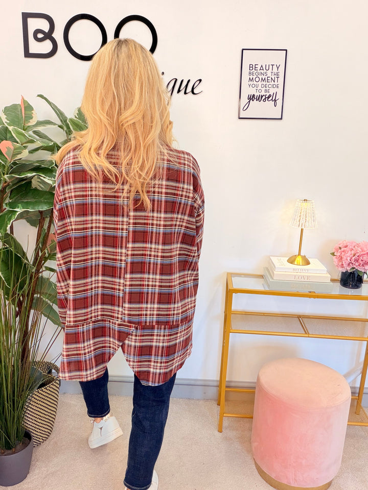 Women’s Check Oversize High Low Shirt  - red and mocha 