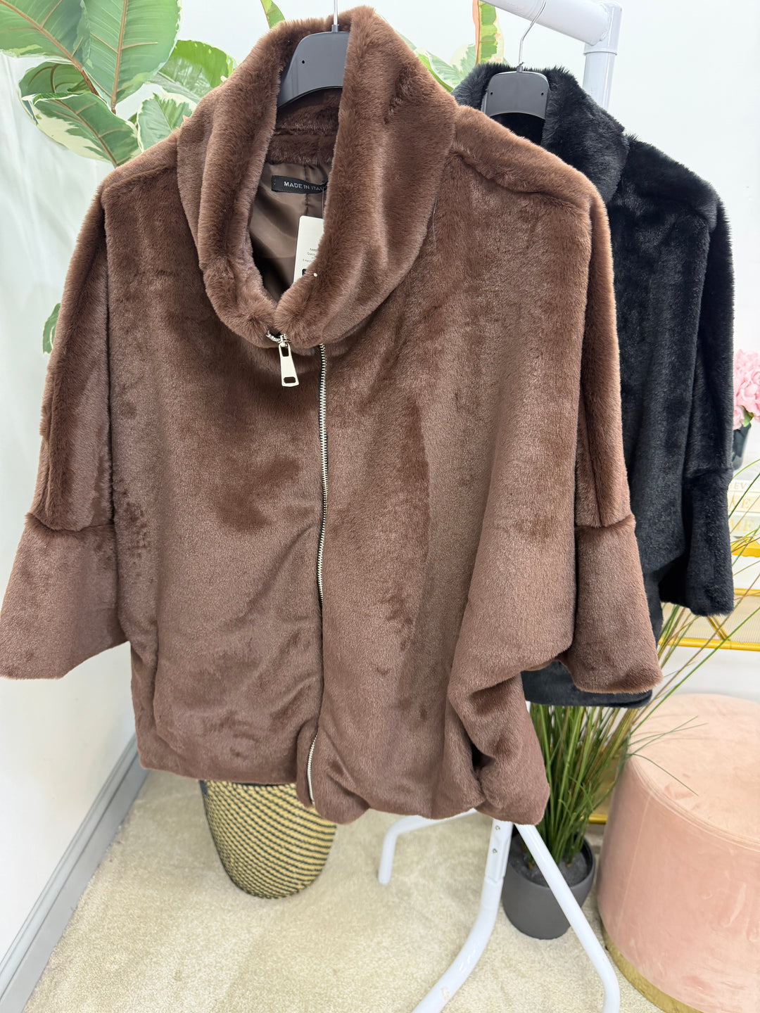 The BLISS faux fur cape jacket - 2 colours