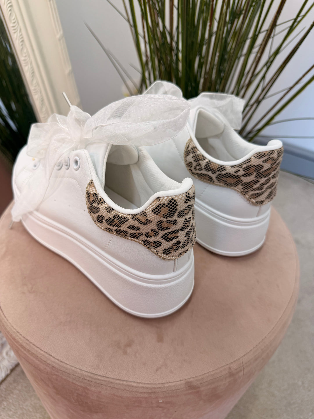 Ladies Fashion White Charm Flatform Trainers