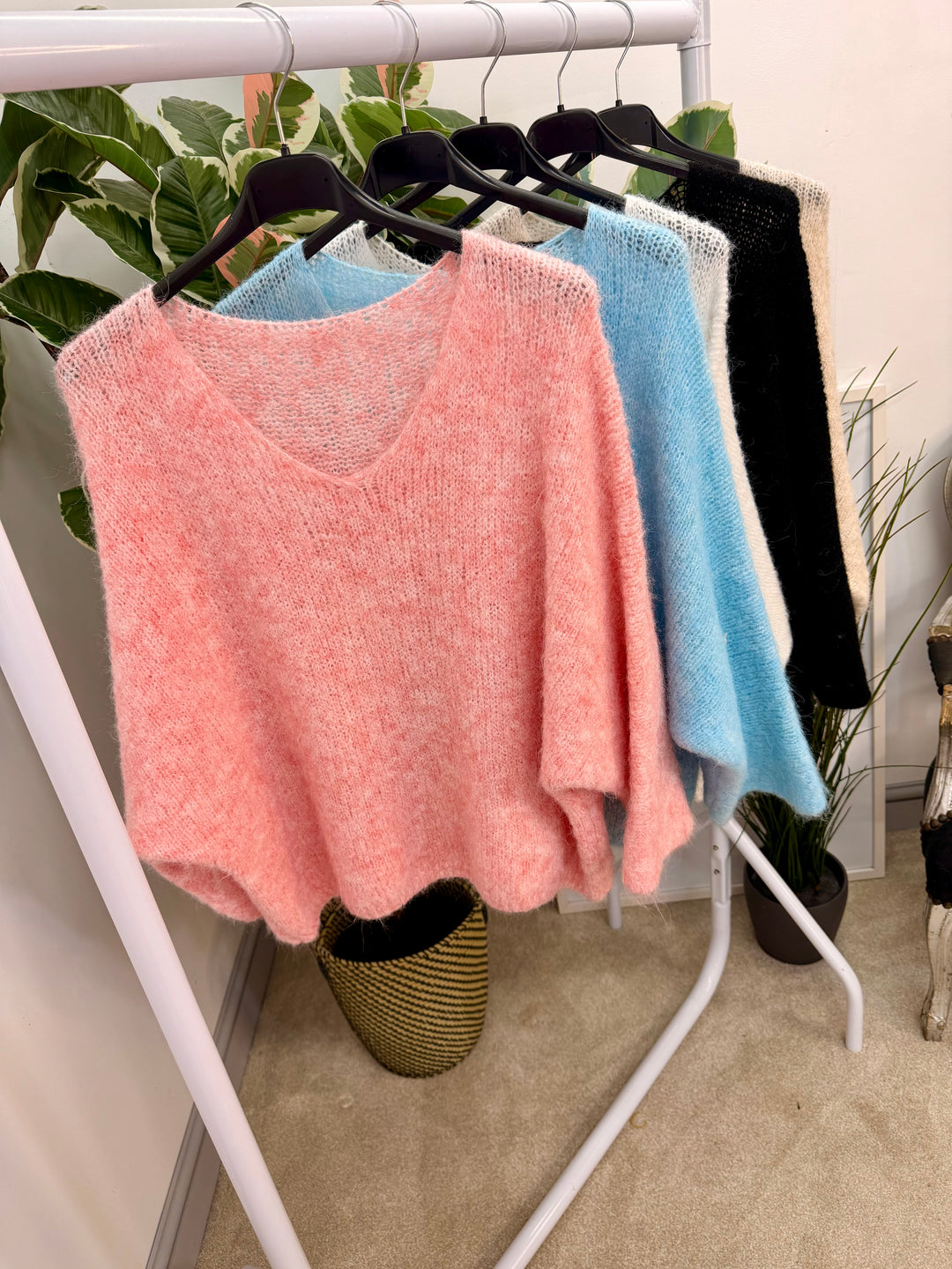 The LOLA jumper - 5 colours