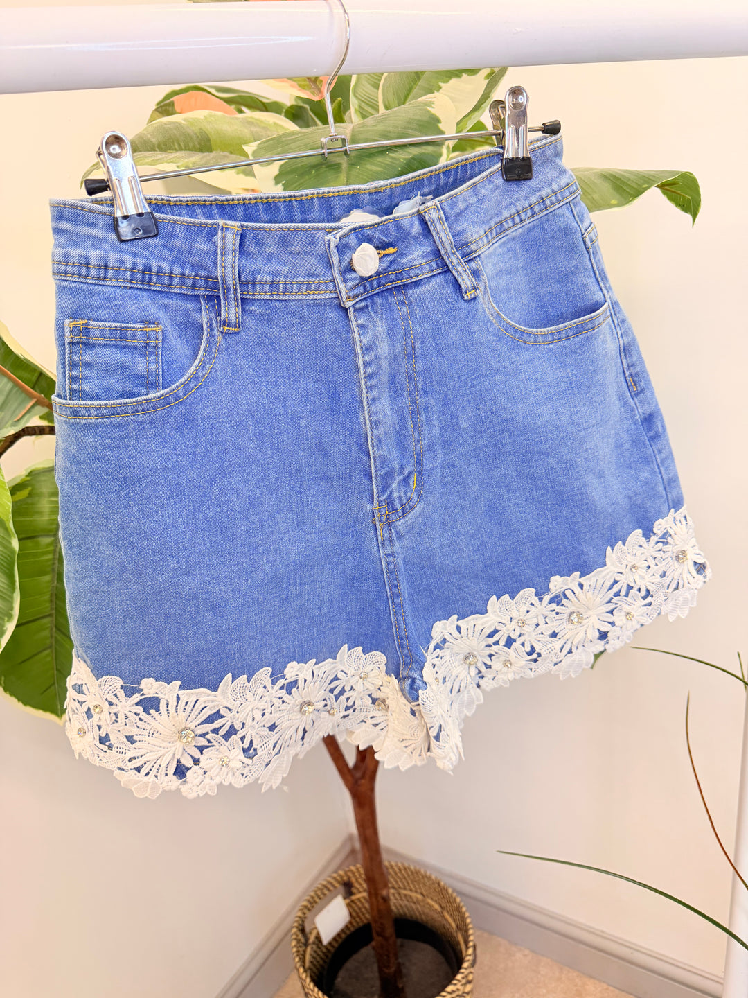 Ladies Fashion Lace Edge Blue Denim Shorts