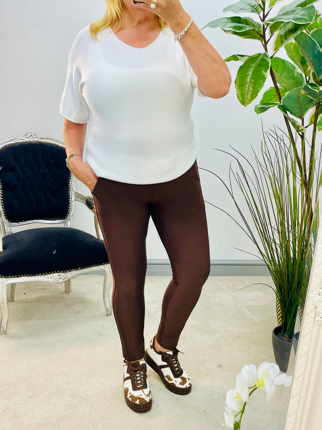 The JOY chocolate brown leggings