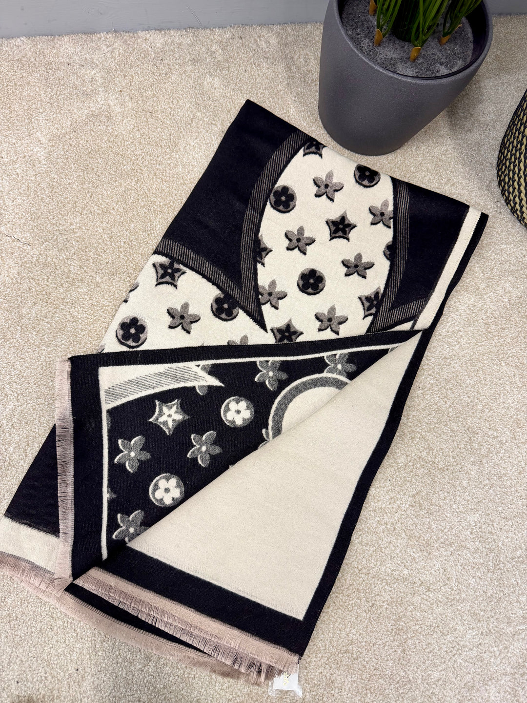 LADIES INSPIRED FASHION SCARF - BEIGE, BLACK, CAMEL, CREAM