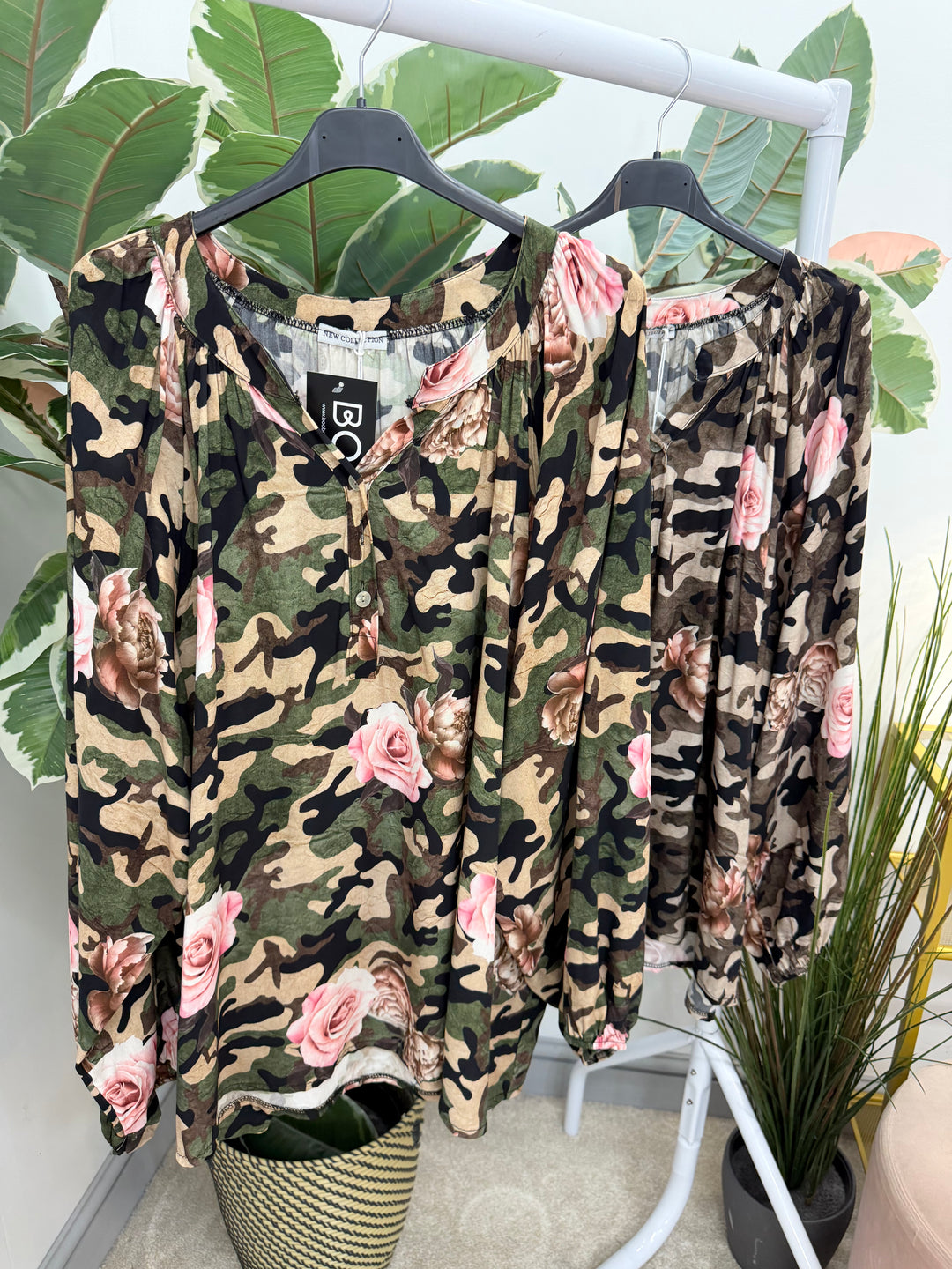 The ANITA top - 2 colours