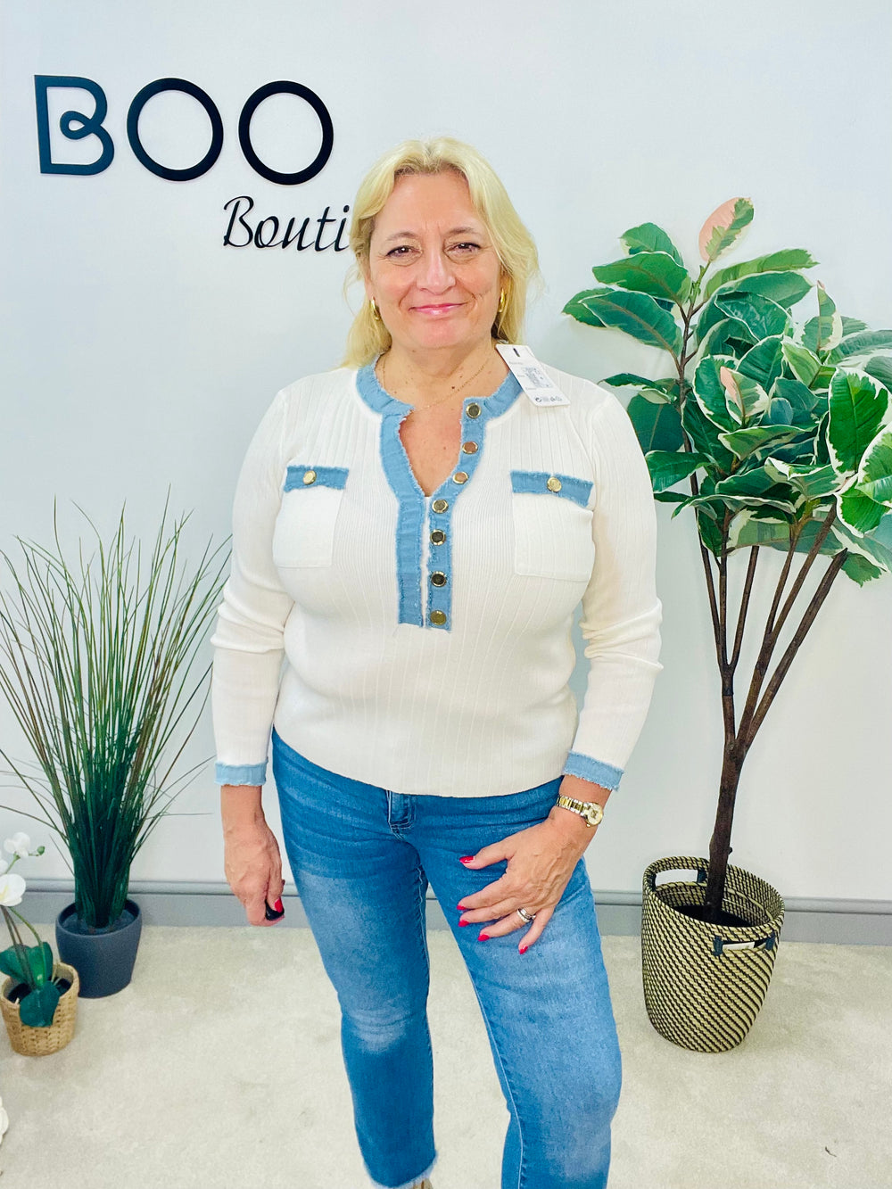 LADIES WHITE RIBBED KNIT, DENIM EDGE TOP JUMPER