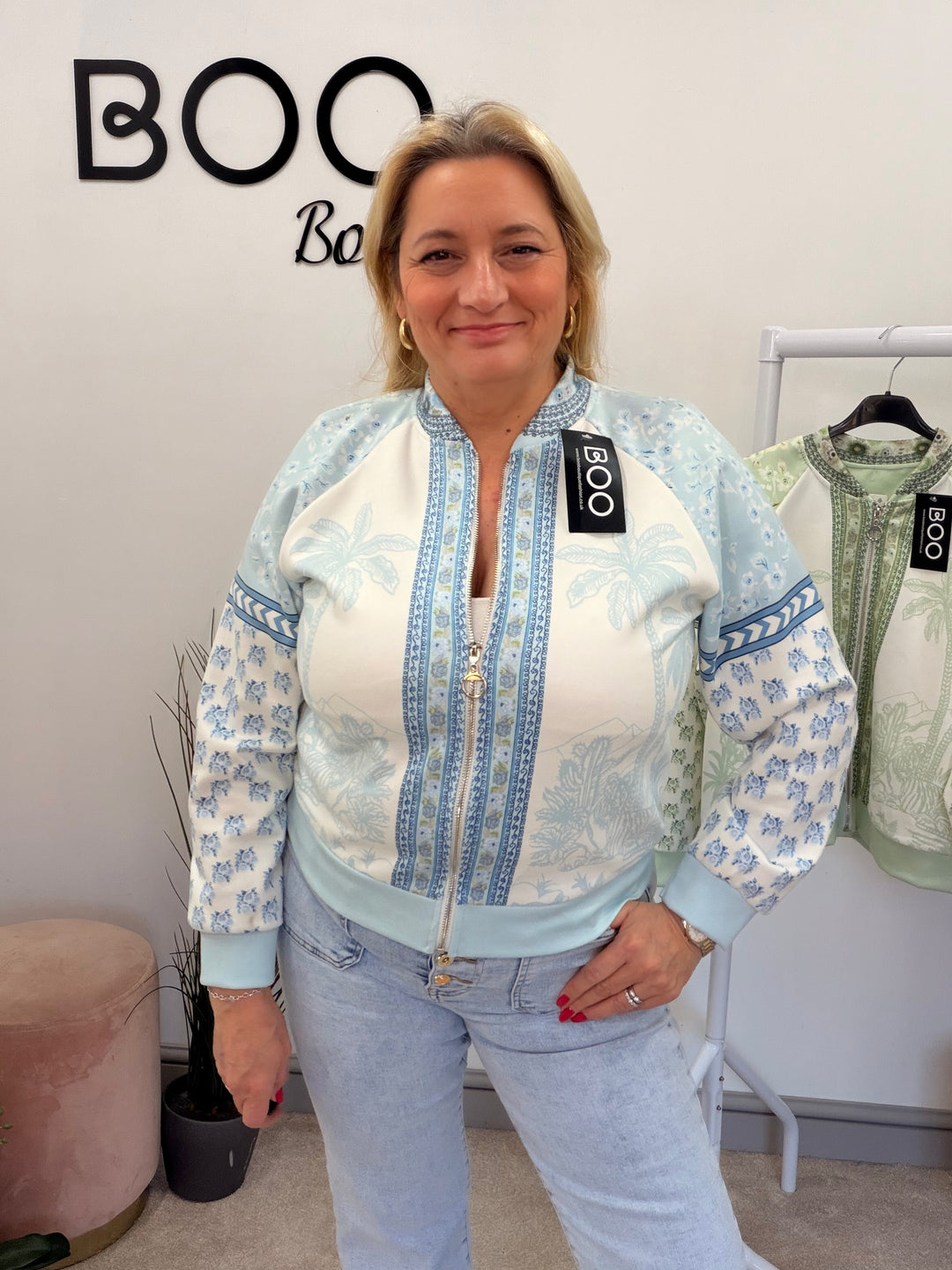 The LAURA jacket - 2 colours