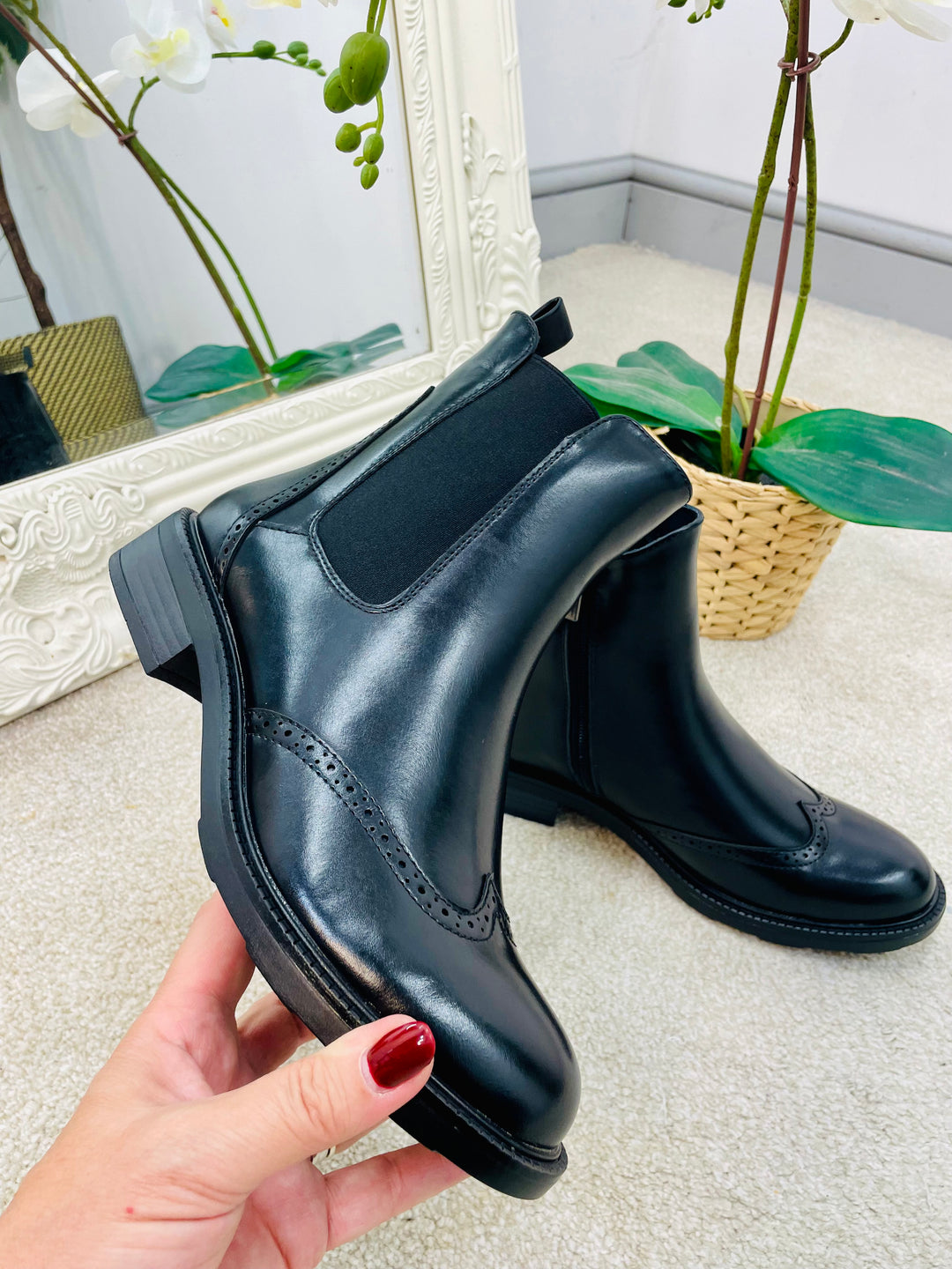 LADIES FASHION BLACK BROGUE ANKLE BOOTS 