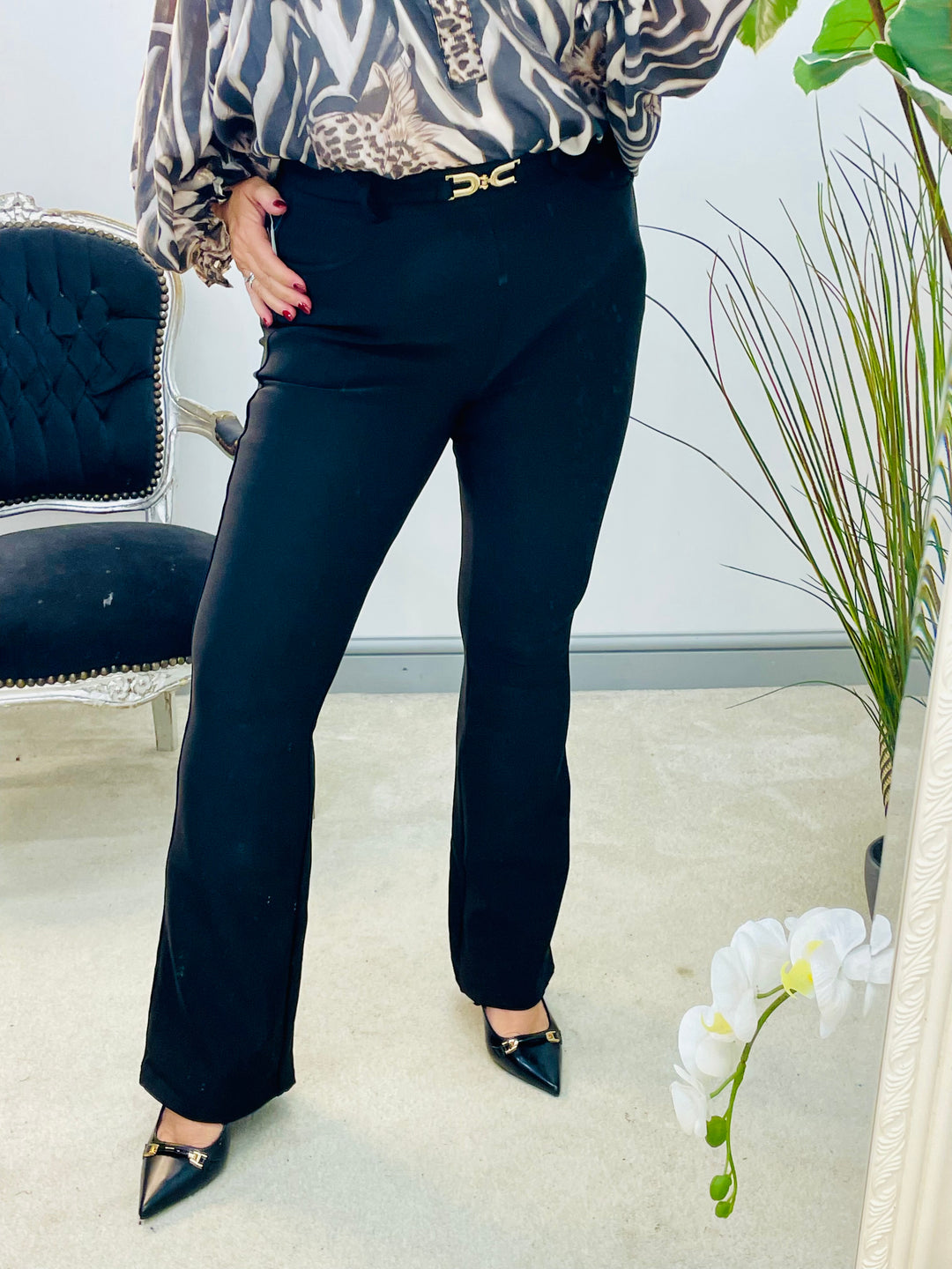 The PIXIE black flared leggings