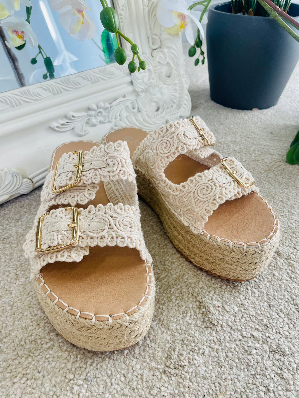 LADIES WOMENS CREAM CROCHET FLATFORM SUMMER SLIDER SANDALS