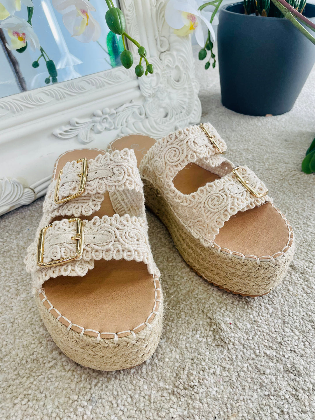 LADIES WOMENS CREAM CROCHET FLATFORM SUMMER SLIDER SANDALS