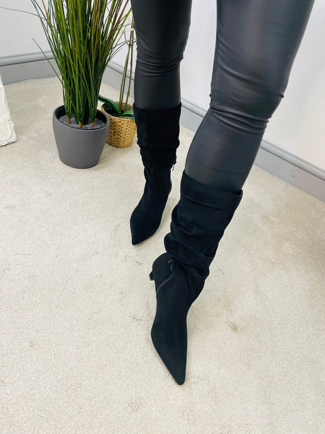 BLACK FAUX SUEDE KITTEN HEEL SLOUCH BOOTS ( 309 )