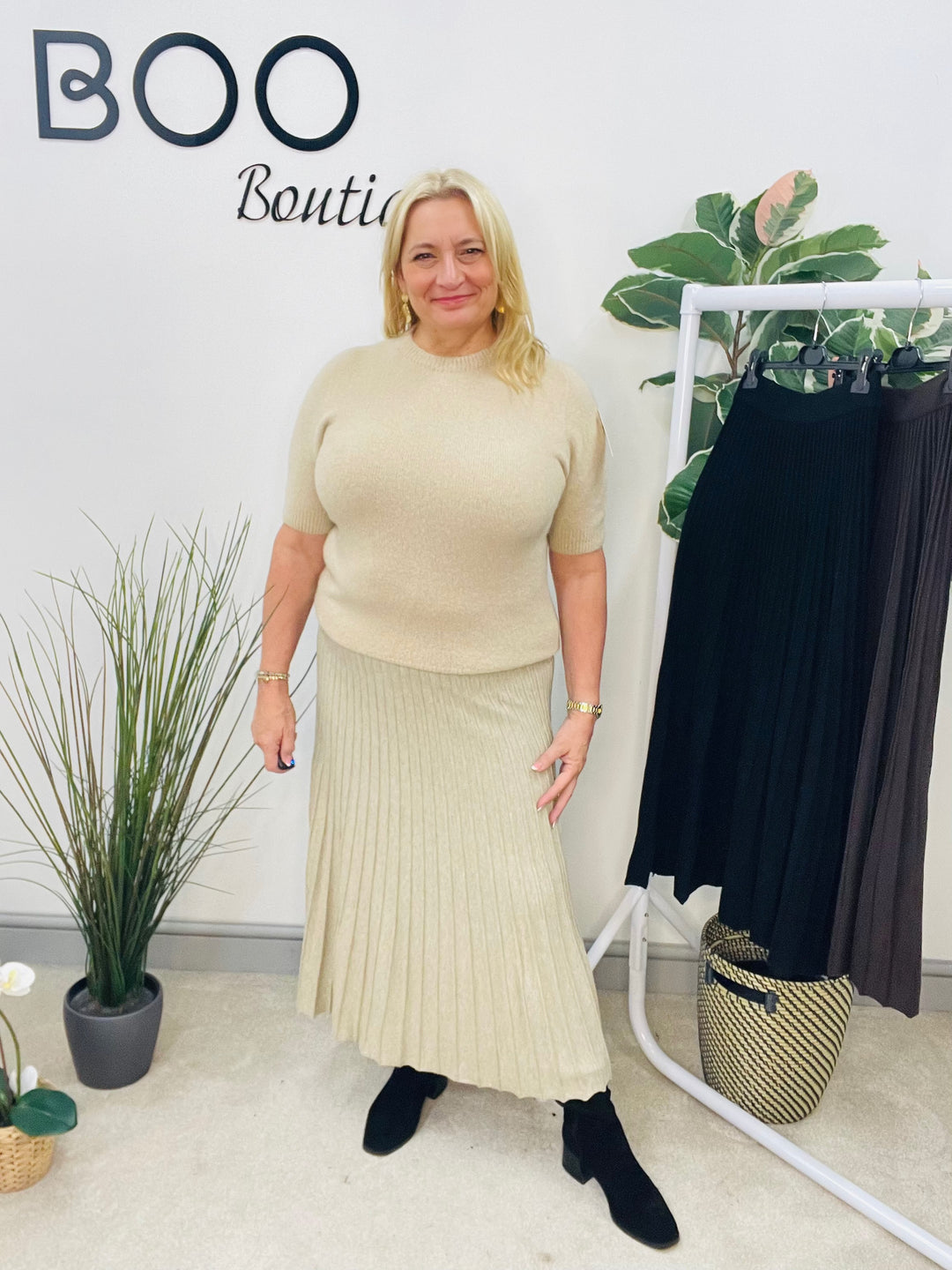 LADIES PLEATED KNITTED SKIRT - BEIGE, BLACK & CHOCOLATE BROWN