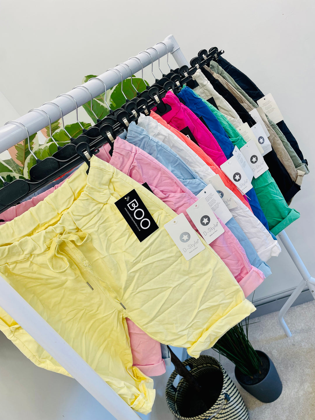 LADIES STRETCH SUMMER MAGIC SHORTS - 13 COLOURS