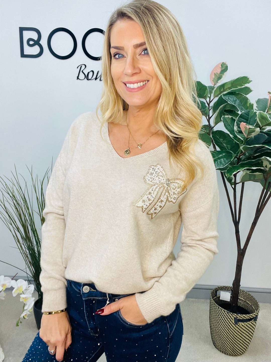 LADIES SOFT KNIT V NECK BOW JUMPER - WHITE, BEIGE & BLACK