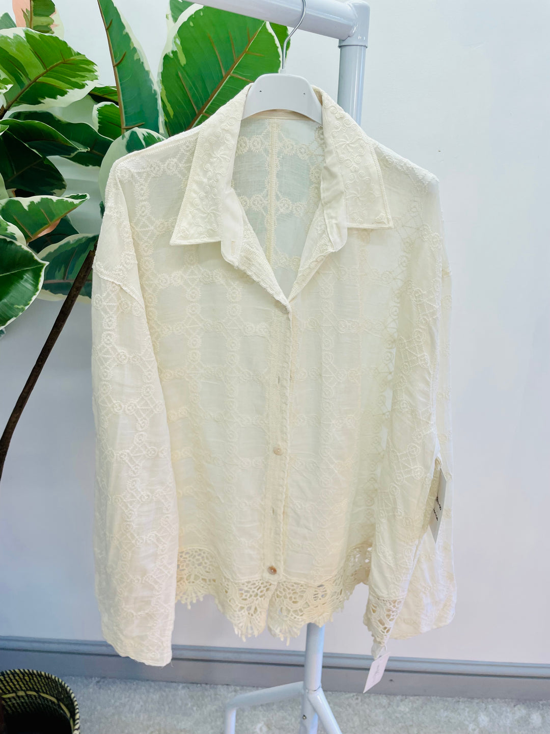 LADIES WOMENS EMBROIDERED LOOSE FIT LACE SHIRT BLOUSE - WHITE & BEIGE