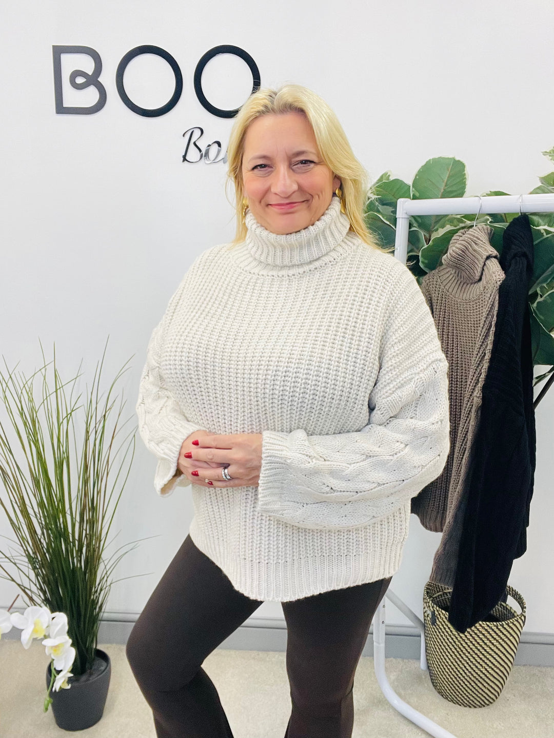 LADIES FISHERMANS CHUNKY KNIT ROLL NECK JUMPER - CREAM, MOCHA, BLACK