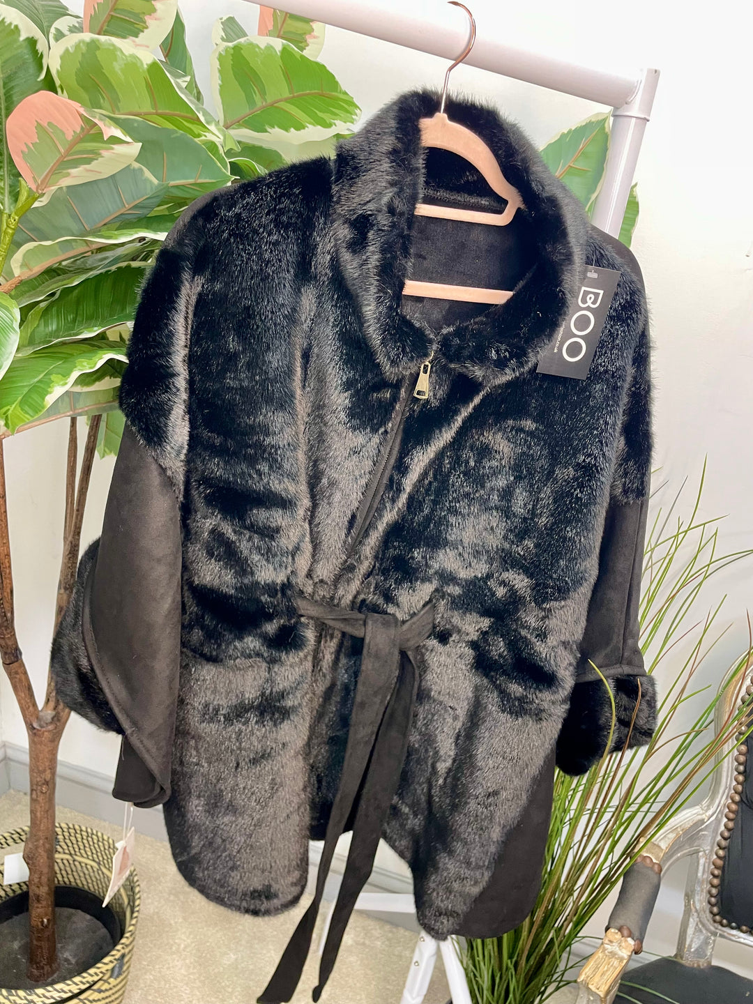 LADIES FAUX FUR FASHION CAPE - BLACK & BROWN