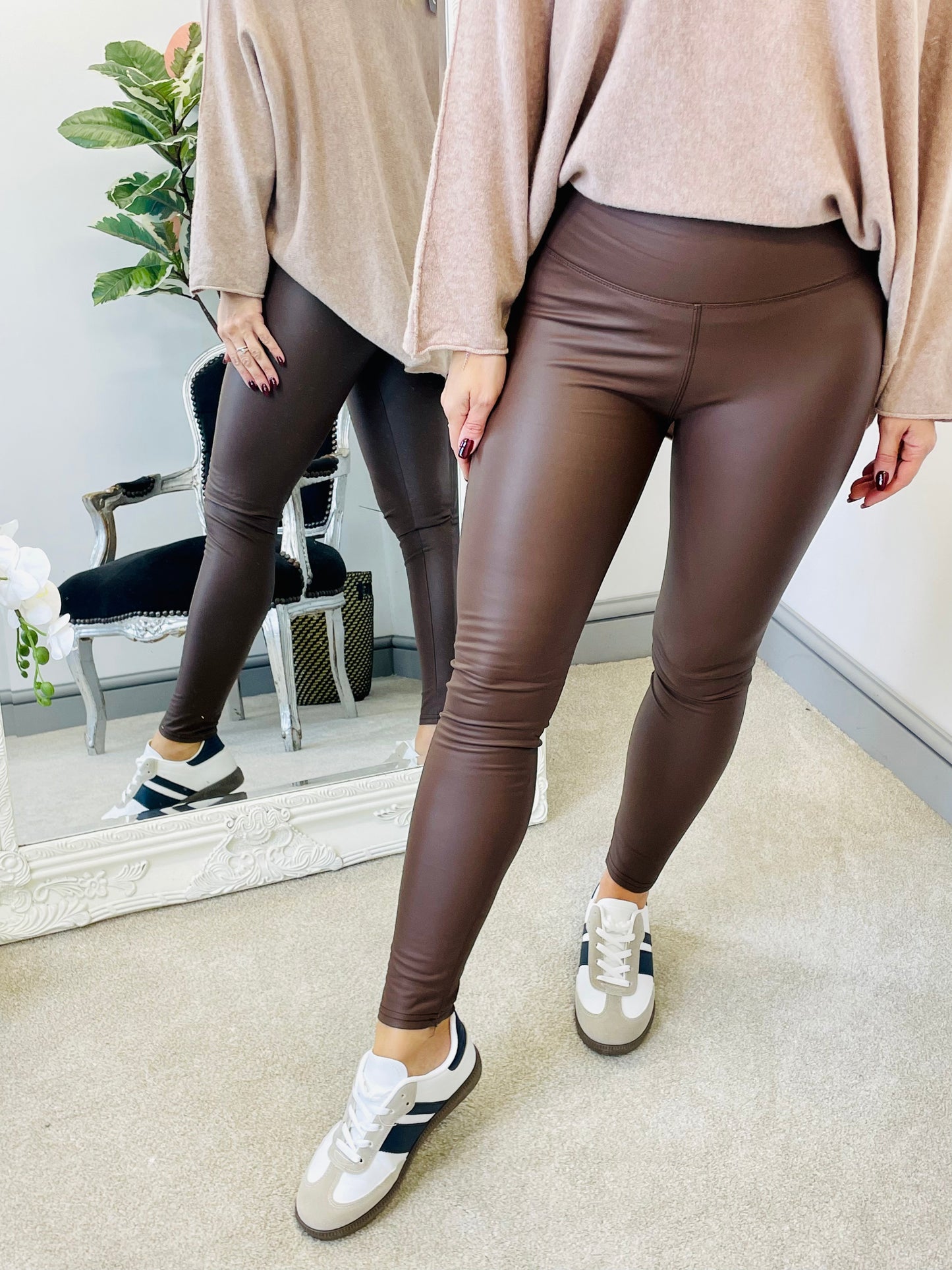 The DISCO chocolate brown pu leggings