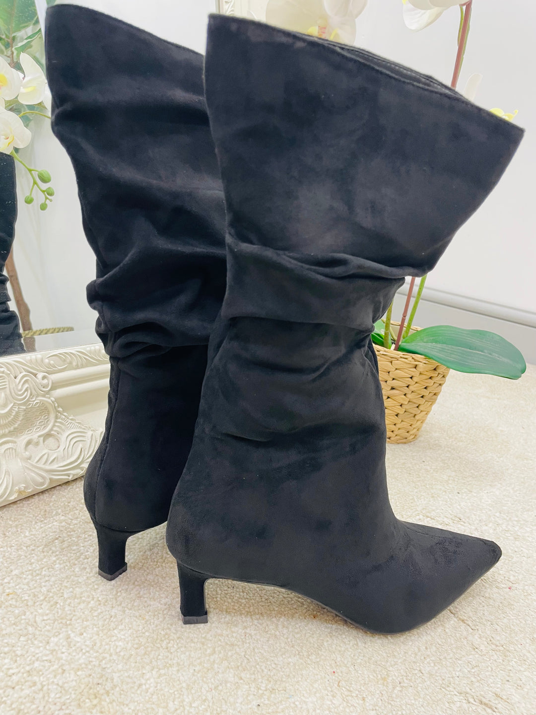 BLACK FAUX SUEDE KITTEN HEEL SLOUCH BOOTS ( 309 )