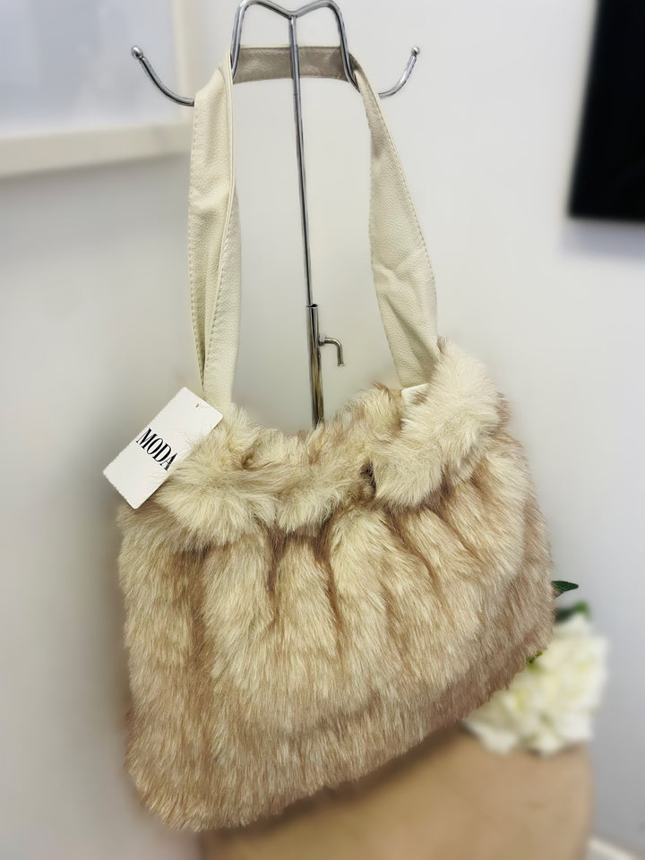 The DEE faux fur bag - 2 colours