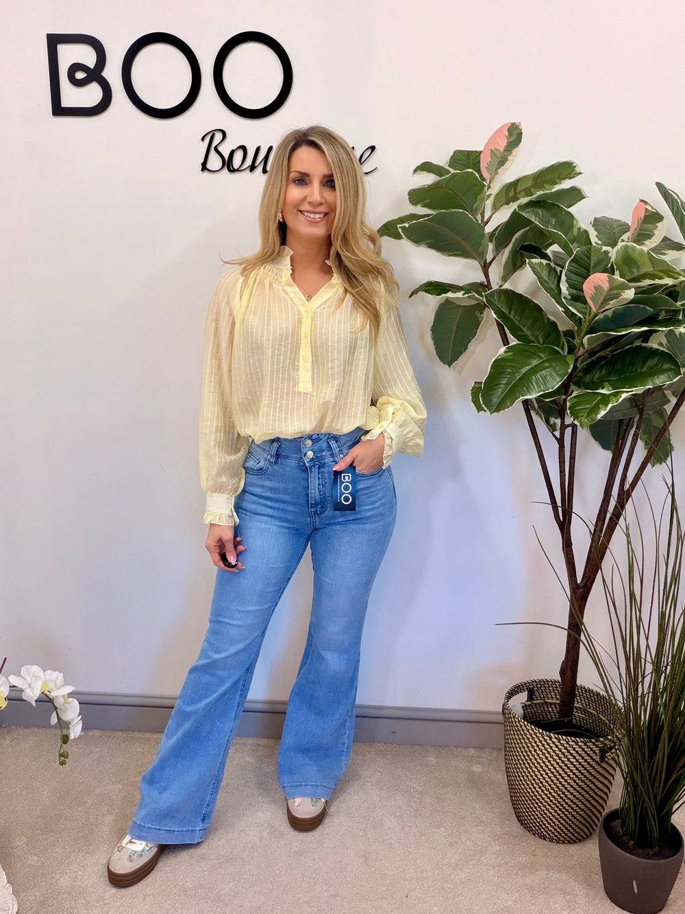 Ladies Fashion Light Blue Denim High Waist Flared Jeans