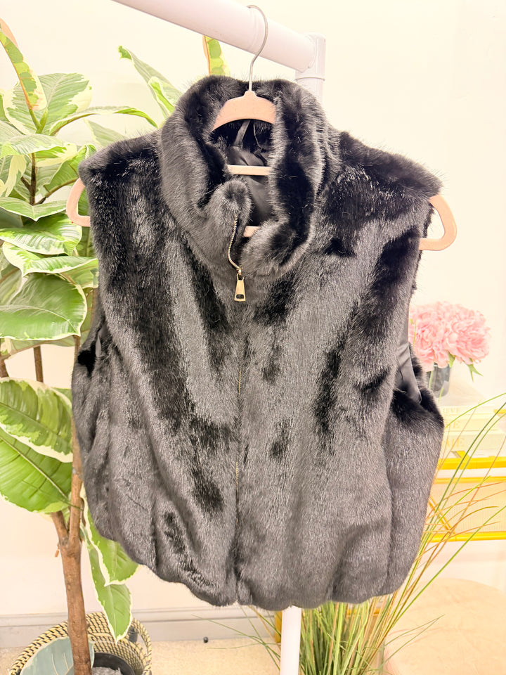 The XENA faux fur gilet - 4 colours