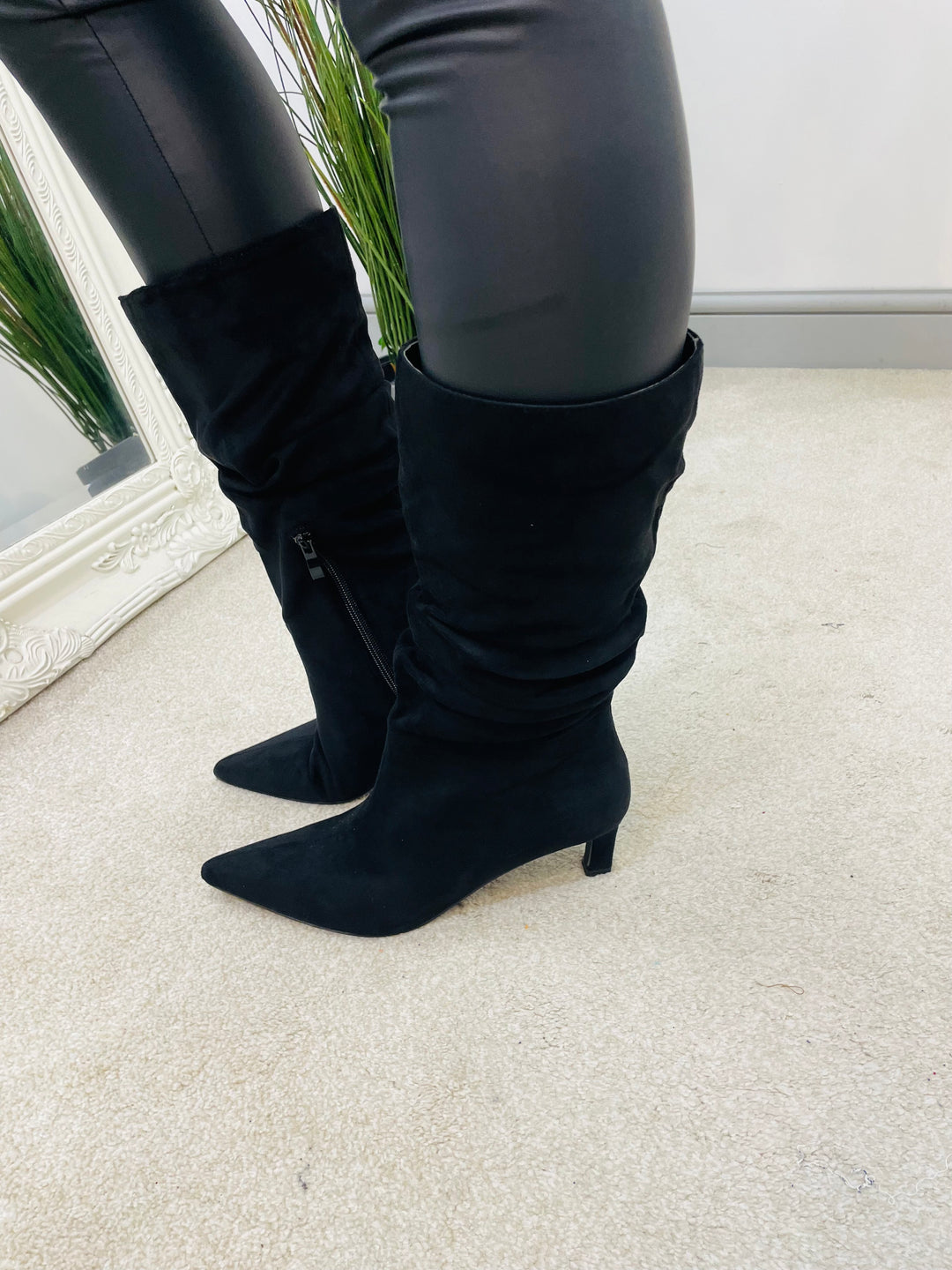 BLACK FAUX SUEDE KITTEN HEEL SLOUCH BOOTS ( 309 )