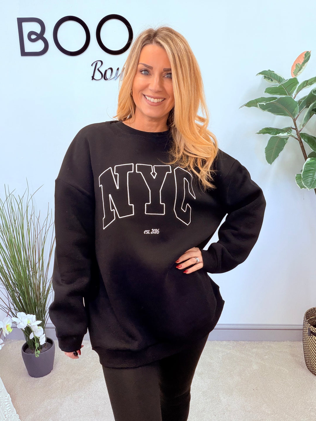 LADIES FASHION BLACK NYC LONG SWEATSHIRT TOP