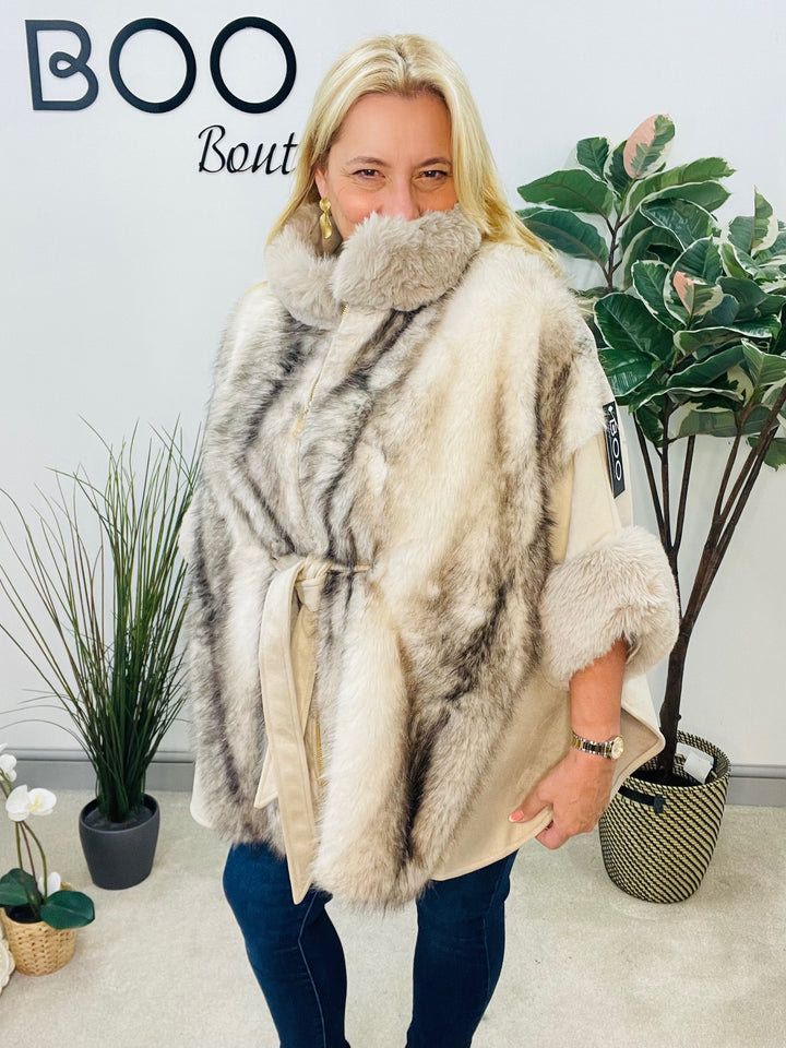 LADIES CREAM BEIGE FAUX FUR FASHION CAPE