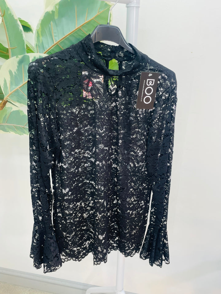 The VODKA lace blouse - 2 colours