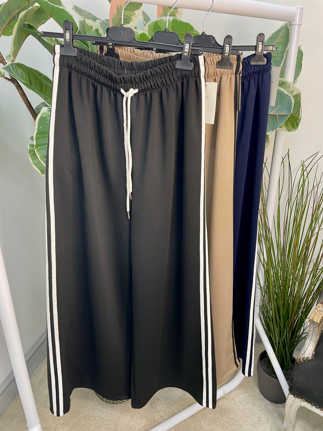LADIES SPORTS LUXE STRAIGHT LEG JOGGER TROUSERS - NAVY, BLACK & CAMEL