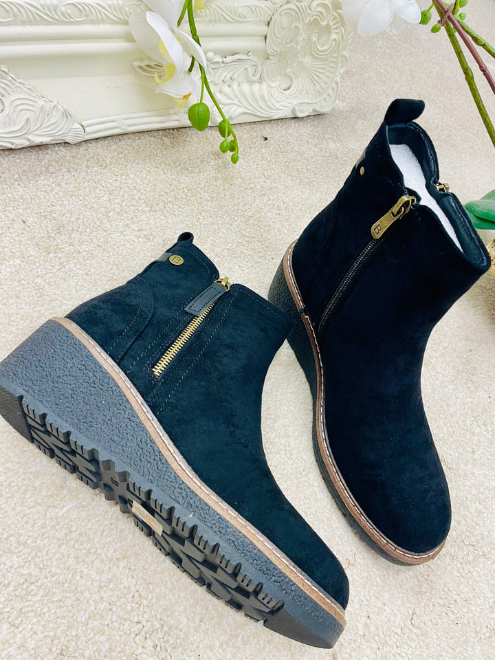 BLACK MID WEDGE HEEL BOOTS ( 1986 ) sizes 3 to 8
