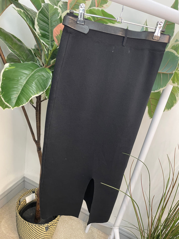 LADIES KNITTED FITTED BLACK MIDI SKIRT
