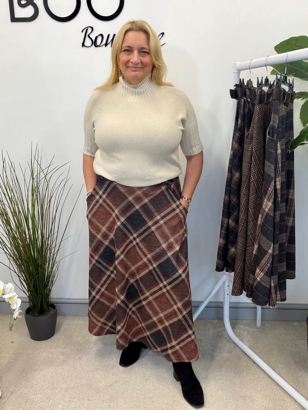 LADIES SHORT SLEEVE KNITTED JUMPER - BLACK, KHAKI, BEIGE, MOCHA, GREEN & BERRY