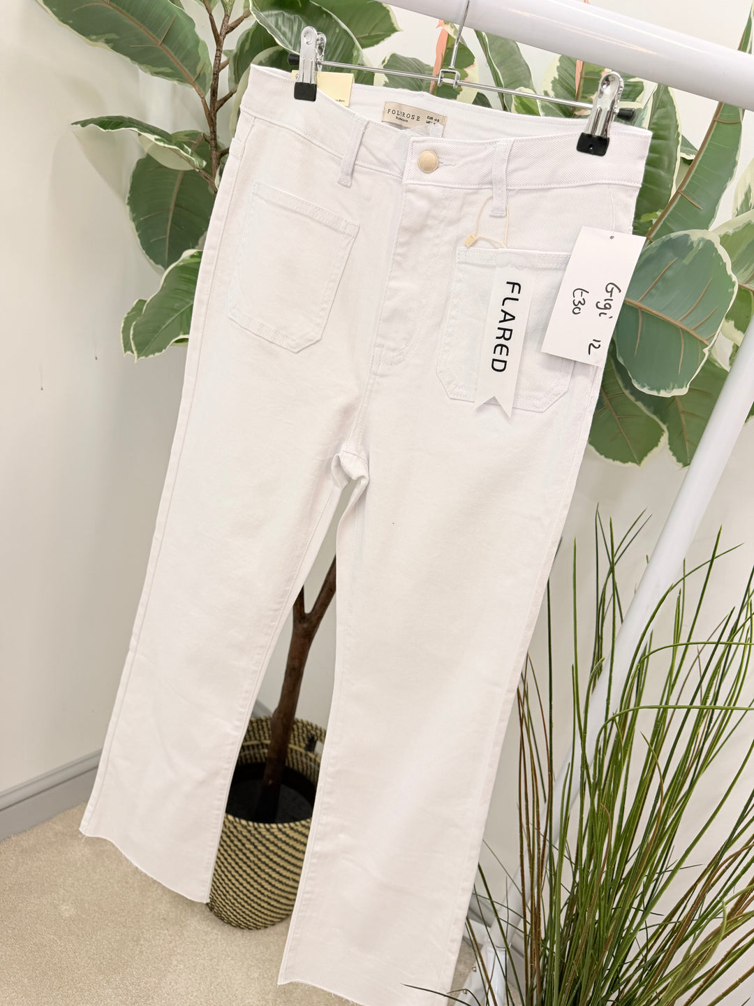 Ladies Fashion White Ankle Grazer Raw Edge Jeans