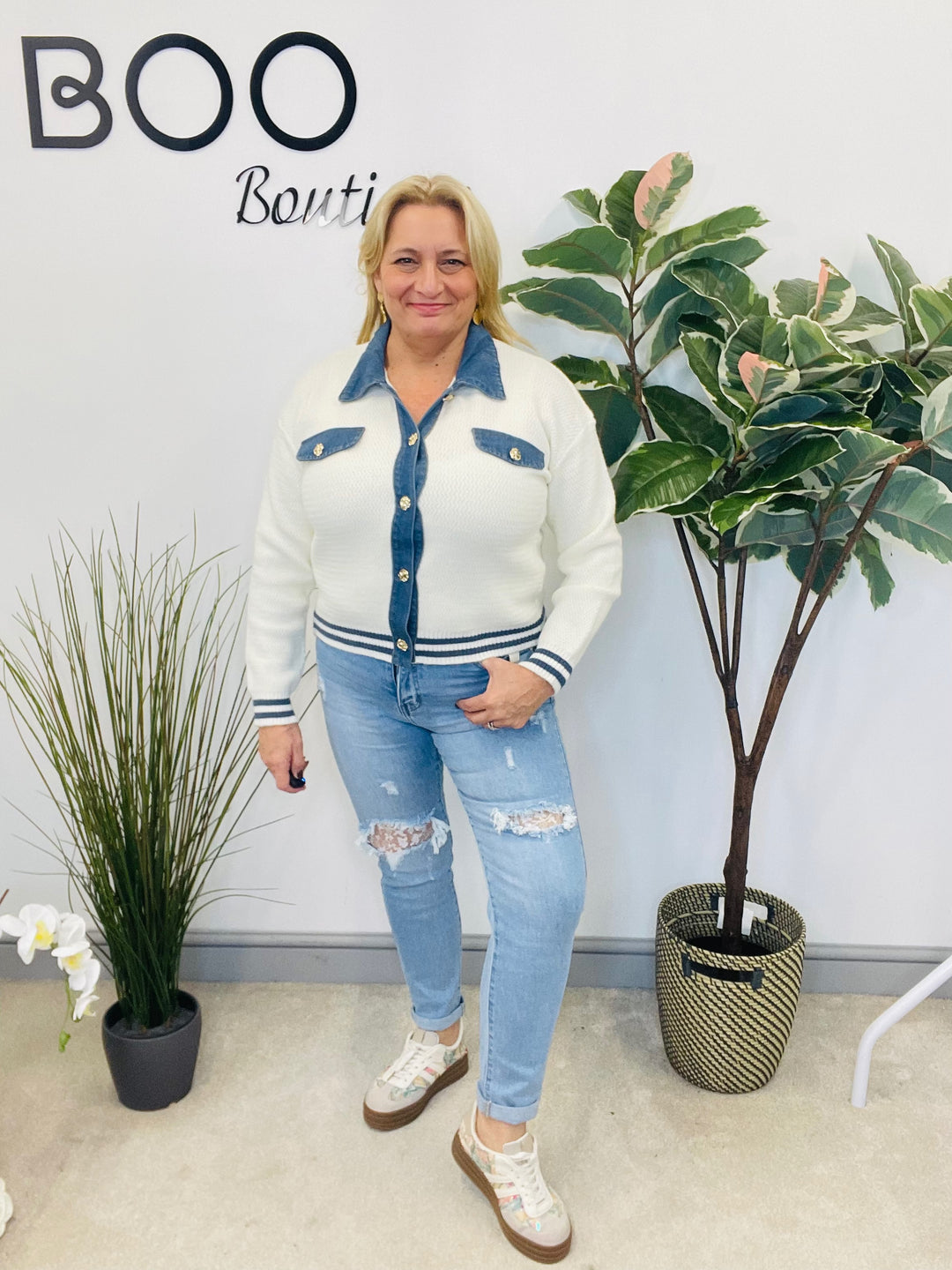 LADIES WHITE KNITTED DENIM EDGE CARDIGAN