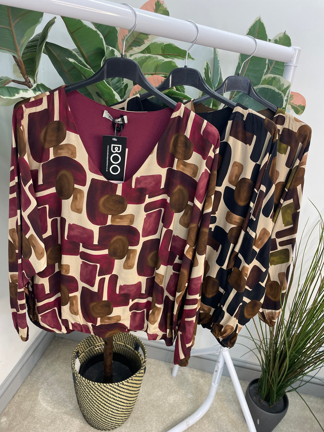 LADIES RETRO PRINT TOP - BROWN, BURGUNDY, BLACK