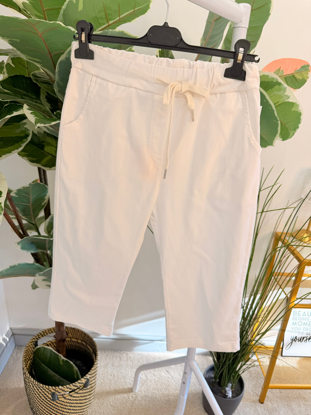 The BUNTY white shorts