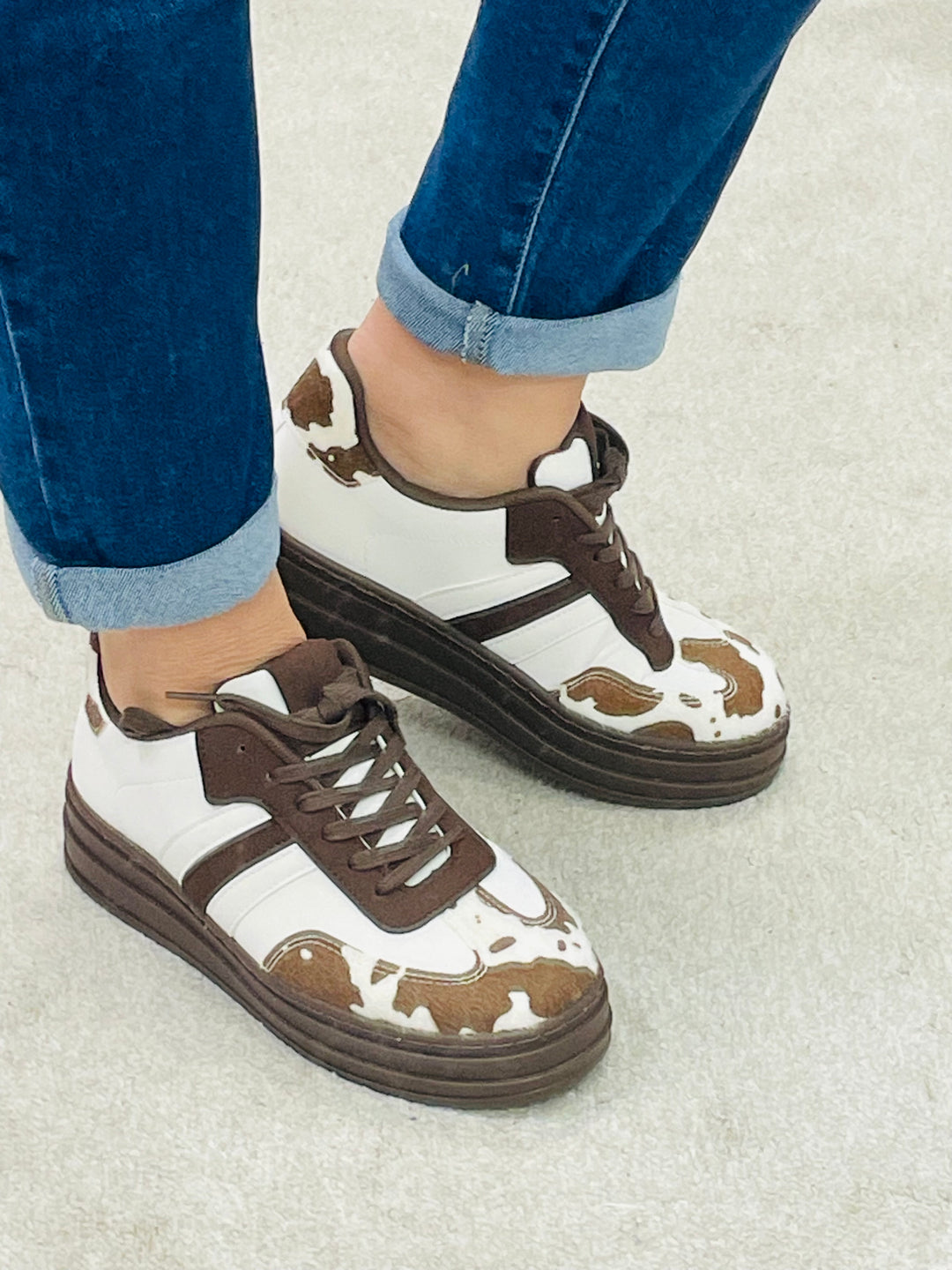 BROWN & WHITE COW PRINT FLATFORM TRAINERS ( LT33 )