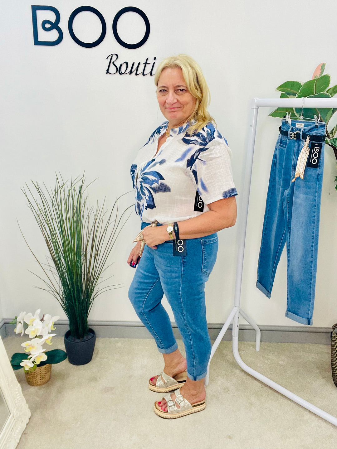 LADIES BLUE MID WASH STRETCH MOM FIT DENIM JEANS