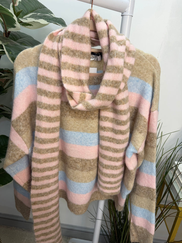 Women’s soft pink blue beige stripe jumper and scarf set 