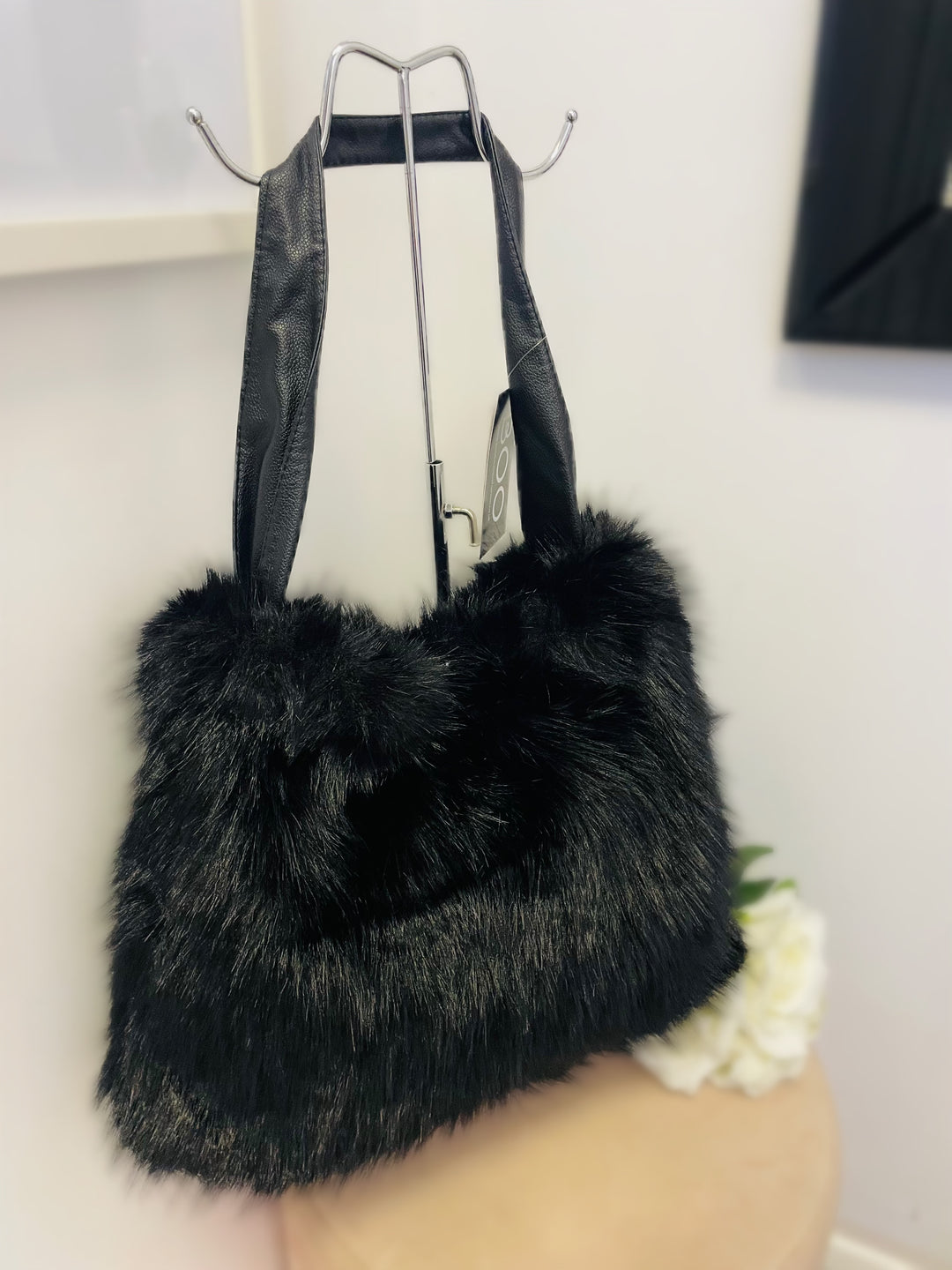 The DEE faux fur bag - 2 colours