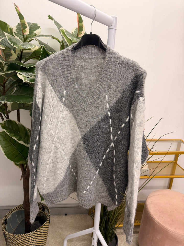 The SUZANNE diamond cricket jumper - 2 colours