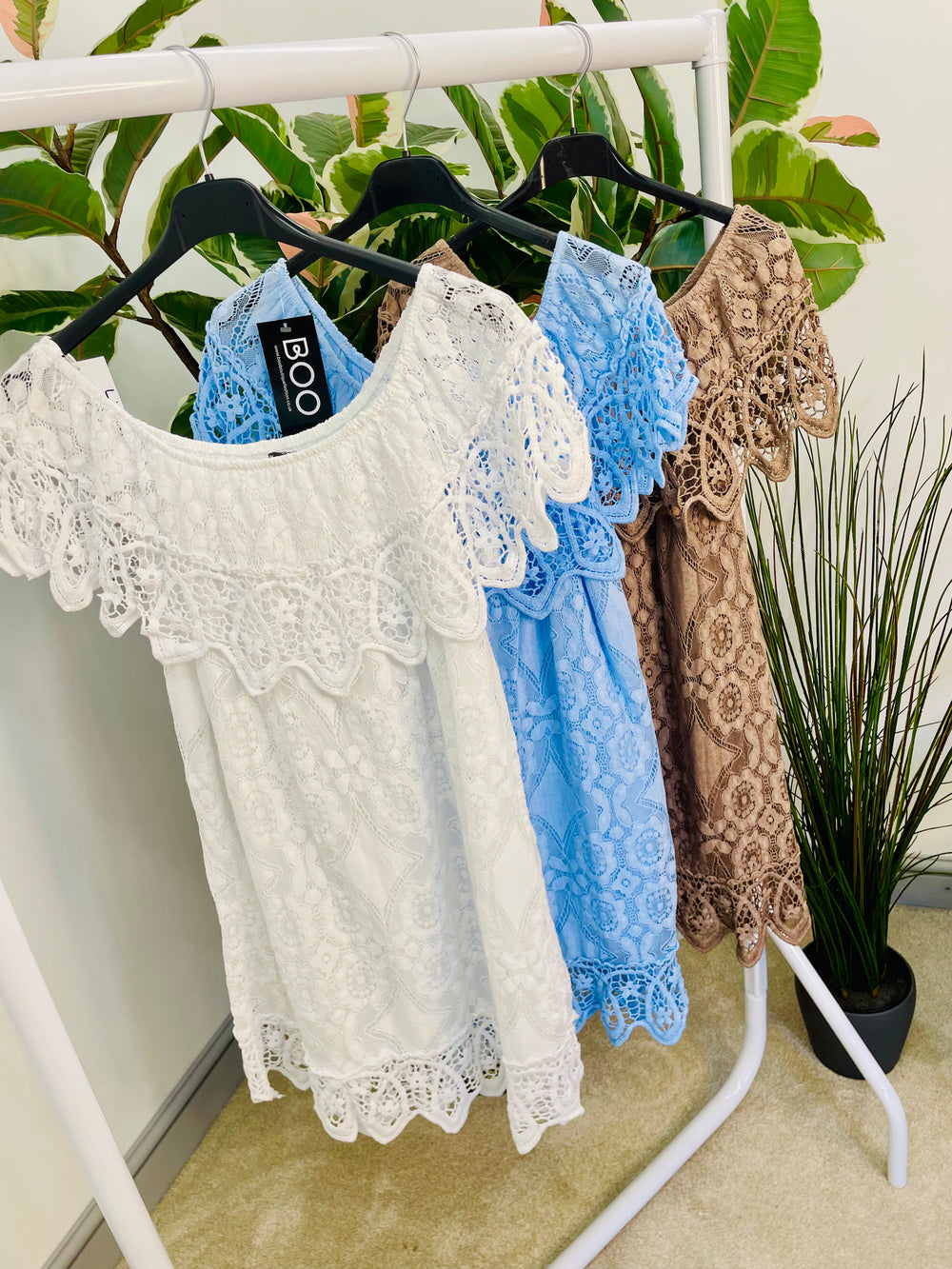 LADIES LACY SUMMER BARDOT DRESS - WHITE, BLUE & MOCHA
