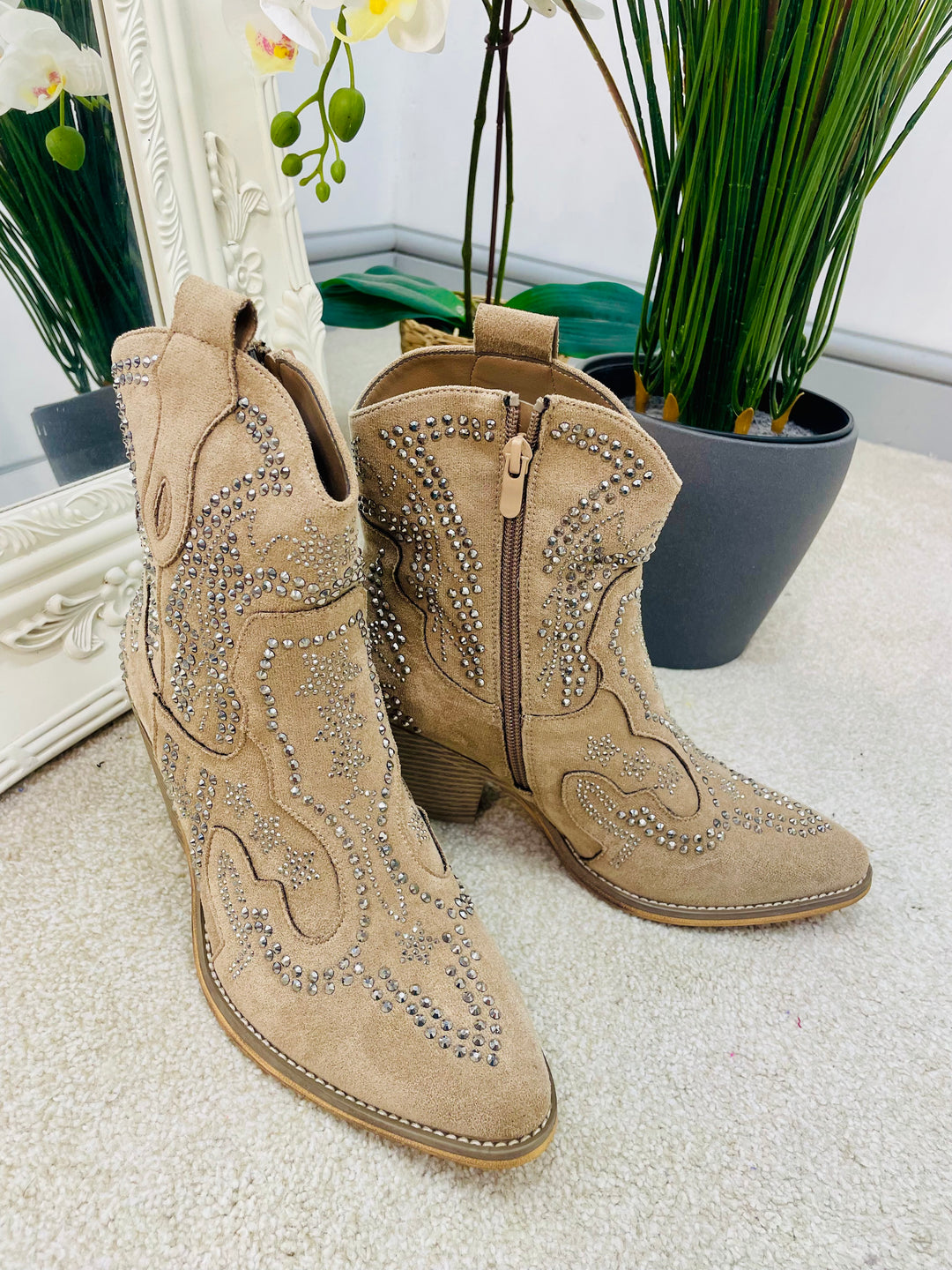 LADIES BEIGE STUD DIAMANTE MID HEEL COWBOY ANKLE BOOTS