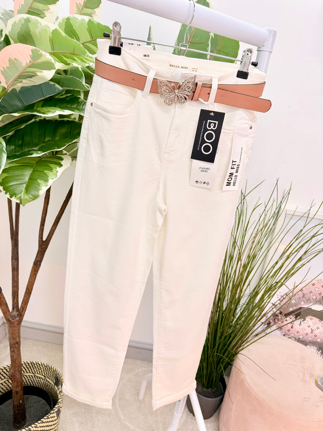 Ladies Fashion White Mom Fit  Stretch Jeans