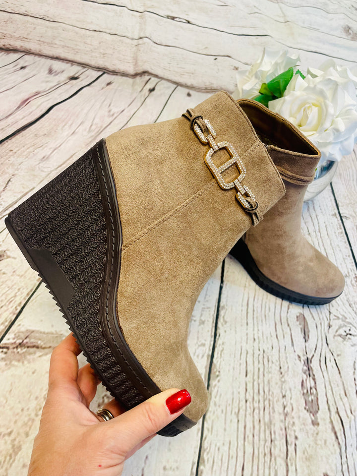LADIES WOMENS BEIGE FAUX SUEDE WEDGE HEEL ANKLE BOOTS